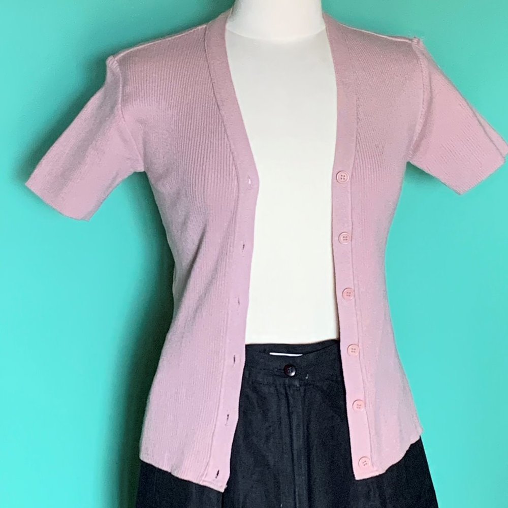 Cardigan. short sleeve